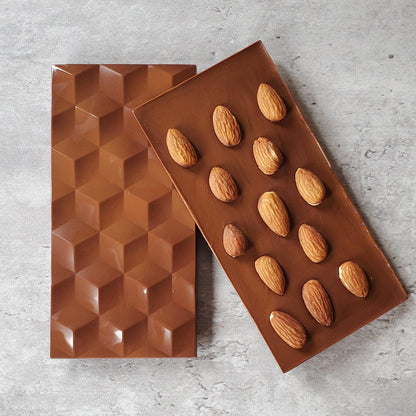 Milk chocolate bar, California almonds 